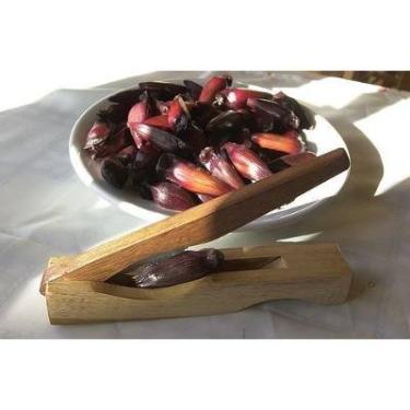 Imagem de DESCASCADOR MANUAL DE PINHÃO MÁQUINA PARA DESCASCAR PINHÕES