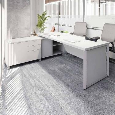 Imagem de Mesa de Escritório Executiva 200cm com Armário Lateral e Caixa de Tomadas Corporate Cinza