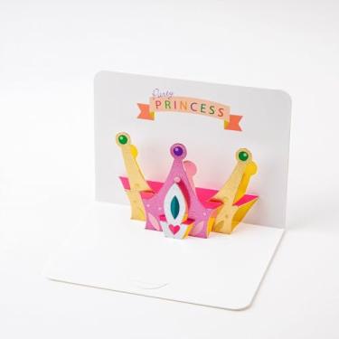 Imagem de Cartão de aniversário 3D simples com envelope - padrão colorido de coroa de princesa, adequado para gravar letras de bênção