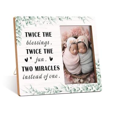 Imagem de Qiwog Porta-retrato de gêmeos - Duas vezes as bênçãos duas vezes a diversão anúncio de gravidez porta-retrato - presente verde para bebês gêmeos - presentes para meninos e meninas gêmeos para mamãe