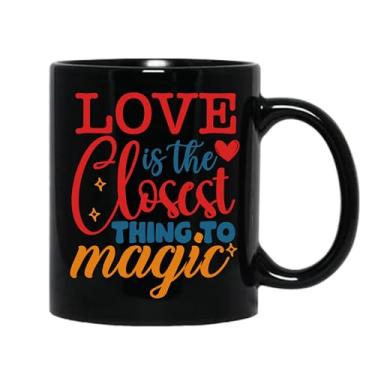 Imagem de SpreadPassion Caneca de café Love Is The Closest Thing To Magic, presente para namorado e namorada, ideia de presente de dia dos namorados, presente para marido e esposa, ideia de presente de