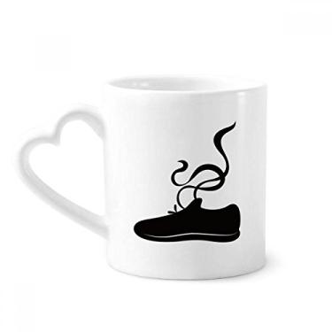 Imagem de Sapatos esportivos masculinos caneca padrão contorno preto caneca café cerâmica copo de coração de vidro