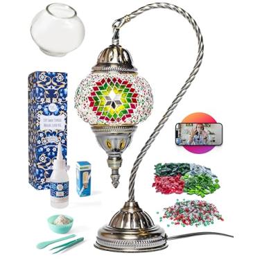 Imagem de KRAFTSTORIES Kit de fabricação de lâmpada de pescoço de cisne de mosaico turco | Luminária decorativa de mesa de cabeceira de vidro colorido faça você mesmo | Kit de artesanato | Faça sua própria