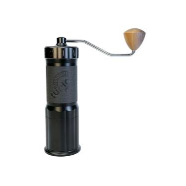 Imagem de Moedor de café manual Turin H40 V2 – Rebarba de aço inoxidável de 40 mm, ajustável para expresso, prensa francesa, corpo de alumínio com alça de nogueira, copo dosador magnético, capacidade de 30 g