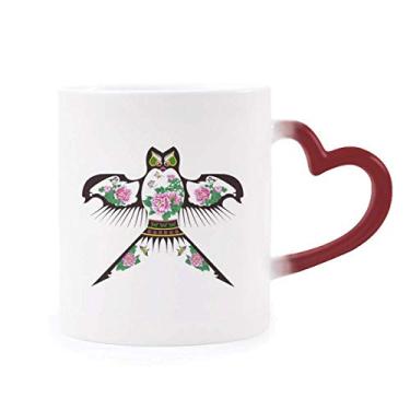 Imagem de Caneca de grés tradicional com estampa de pipa sensível ao calor e mudança de cor vermelha