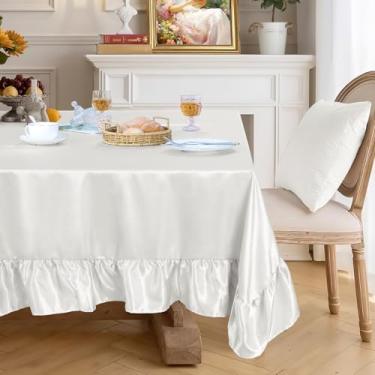 Imagem de Ersmak Toalha de mesa de cetim branco com borda de babados – toalha de mesa retangular de cetim de 152 x 213 cm, toalha de mesa de seda brilhante para casamentos, banquetes ou jantares em casa