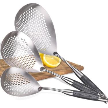 Imagem de Escumadeira Escumadeira Conjunto de 3 - Ferramentas de Massa de Aço Inoxidável Coador de Aranha Colher de Concha com Cabo de Madeira para Cozinhar e Fritar - Utensílios de Cozinha Escorredor de