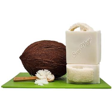 Imagem de Sabonete em barra de coco com bucha para pele seca e sensível e corpo inteiro.