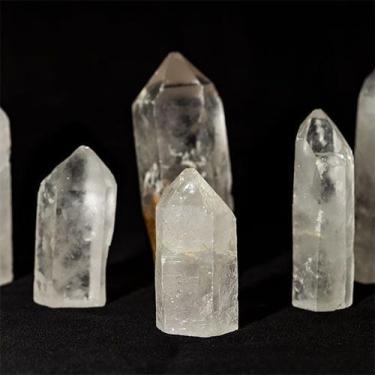 Imagem de 5kg de Pontas de Cristal Bruto Natural com Base Serrada para Atacado -