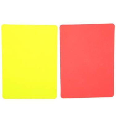 Imagem de Ferramenta de árbitro de jogos de futebol, cartão vermelho de árbitro, cartão vermelho e amarelo de futebol, prática difícil para competição