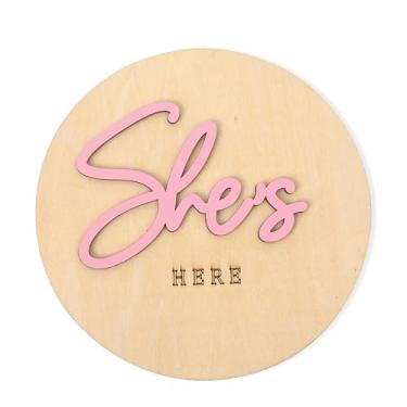 Imagem de Placa de anúncio de menina recém-nascida - placa de madeira reveladora de gênero, anúncio de nascimento de bebê de madeira, sinal de adereço de fotografia de recém-nascido, placa de anúncio de bebê