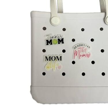 Imagem de Jvuessieye 3 peças de pingentes fofos para mãe de tênis para acessórios de bolsa Bogg, decoração Mom Life For Bogg Bag Charms Toe Rubber Beach Bag, acessórios, presentes para mães mulheres