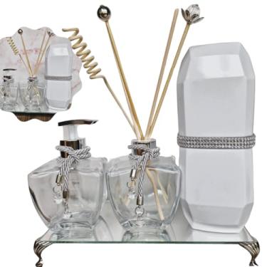 Imagem de Kit Lavabo Jogo Banheiro Difusor Aromas + Saboneteira + Bandeja Espelho + Porta Escovas Luxo c/Strass- Coleção EUA (Prata)