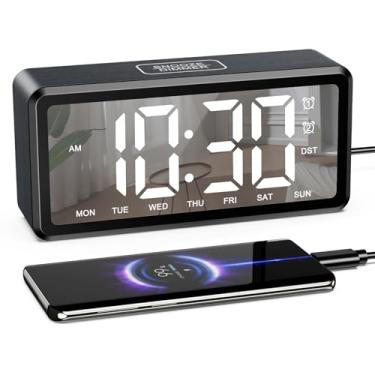 Imagem de AMIR Despertadores de madeira para quartos - 2 alarmes de relógio digital com porta de carregamento USB, relógio alto de mesa elétrico para pessoas com sono pesado, volume ajustável, regulador, soneca