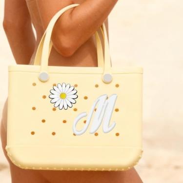 Imagem de 2 peças de acessórios de decoração de bolsa, letras personalizadas e pingente de flores para bolsas, mochilas, bolsas, presente criativo, Letra M branca