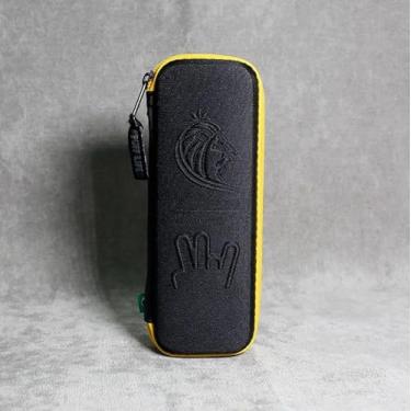 Imagem de Puff Life Estojo Slim, Edição Especial Whiderson Nunes, Case Organizador Preto com Amarelo, Design Exclusivo com Estampa Cactus
