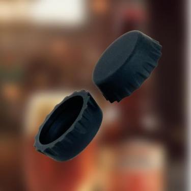 Imagem de Tampa de garrafa de silicone preta universal - protetor higiênico contra poeira para recipientes de bebidas