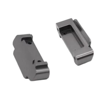 Imagem de MYHWDRNU Peças de carro RC compatíveis com Wltoys A959-B A969-B A979-B Acessórios de modificação de atualização de carro RC 2 peças para-choque dianteiro traseiro (cinza)