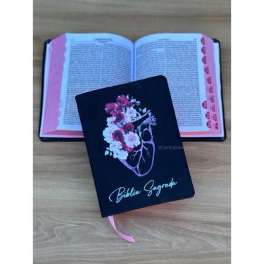 Imagem de Bíblia pequena preta coração floral  com harpa Arc