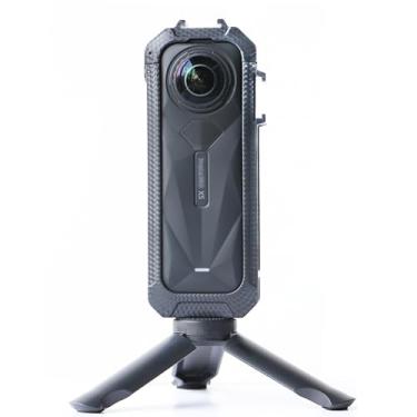 Imagem de PCTC Caixa protetora para Insta-360 X5 com mini tripé para Insta360 X5, interface magnética de liberação rápida com 2 suportes de sapata fria e roscas de 0,6 cm