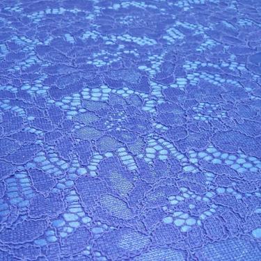 Imagem de Rolo 2 Metros Renda Suiça Forrada 95% Poliéster 5% Poliamida
