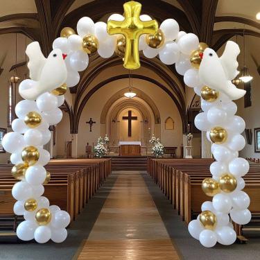 Imagem de Kit Balloon Arch Cross & Dove, 120 unidades em folha dourada para eventos