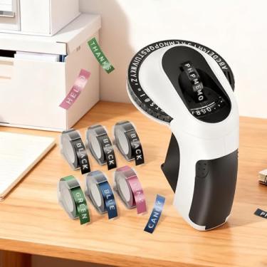 Imagem de Máquina de fazer etiquetas em relevo 3D com fitas, etiquetadora manual de gravação E975 com 6 rolos de 9 mm x 3 m de etiquetas para artesanato doméstico DIY e scrapbooking, preto e branco