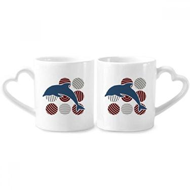 Imagem de Conjunto de canecas de porcelana de casal ilustrado com desenho de golfinho e coração