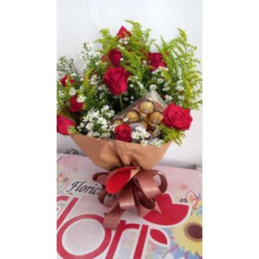 Imagem de Buquê em Rosas vermelhas com bombons em chocolate - Floricultura Flori