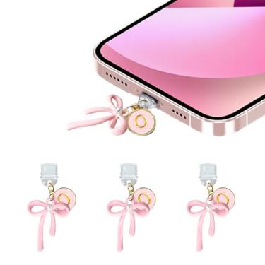 Imagem de 3 peças de pingentes de plugue de poeira USB C Kindle com laço rosa para iPhone 17/16/15 Pro Max, lindas capas de plugue de poeira tipo C para porta de carregamento de telefone, acessórios protetores