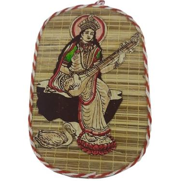Imagem de Crafts of India Pintura artesanal da deusa Saraswati em bambu natural - arte de parede oval de 11,4 x 17,8 cm, deusa hindu do conhecimento e decoração musical para estudo, escritório e sala Puja