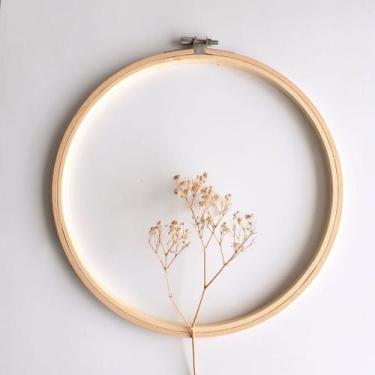 Imagem de Bastidor de madeira com tarraxa bordado, 30,4 cm