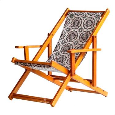 Imagem de Espreguiçadeira em Madeira Maciça para Piscina, Praia – Com Braço, Dobrável, Acabamento Envernizado (Mandala)