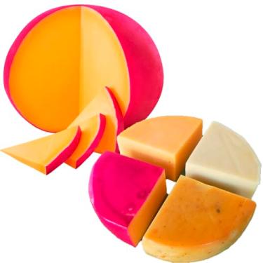 Imagem de Combo Queijo tipo Reino Bola e Kit Napolitano(Reino, Parmesão, Roquefort Mineiro e Prato Cobocó)