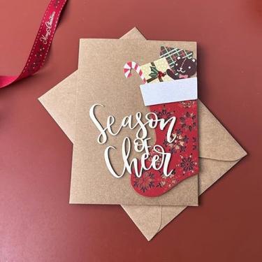 Imagem de 1 peça de cartões de felicitações de Natal estilo papel kraft texturizado com envelopes para convites de festas de fim de ano, etiquetas de presente de desejos manuscritos, meia