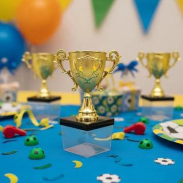 Imagem de Kit Lembrancinha Tema Futebol: Caixinha Acrílica Quadrada + Mini Troféu Dourado Festa Campeão (10 Troféus 10 Caixas 6x6 Tampa Preta)