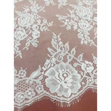 Imagem de Renda chantilly na cor off white