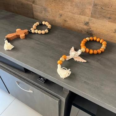 Imagem de Kit com 2 Terços Decorativos de Madeira para Porta, Marrom e Natural, Colar com Cruz e Divino