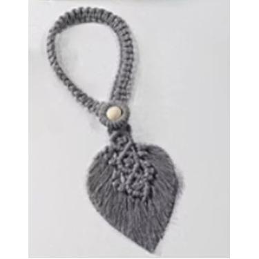 Imagem de Prendedor de cortina Folha em Macramé decorativo