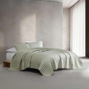 Imagem de Calvin Klein - Conjunto de colcha, roupa de cama super macia com fronhas combinando, design de ponto reversível, essencial de quarto moderno (Tencel verde sólido, King)
