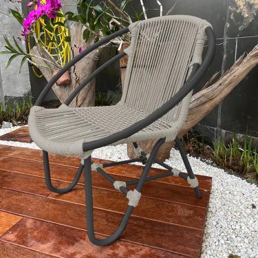 Imagem de Cadeira Decorativa Julia Em Corda Náutica E Base Em Alumínio Preta-areia