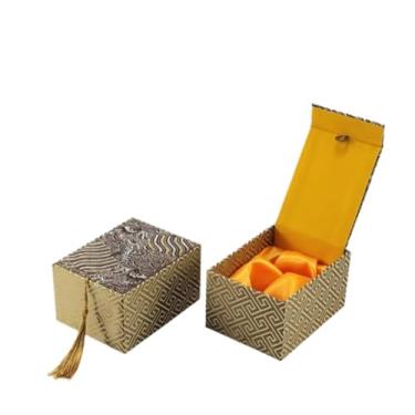 Imagem de Only My Live Home Caixa de armazenamento de joias de brocado de seda chinesa com enchimento de algodão, estojos de embalagem vintage para colar pulseiras presentes (café, 11 x 7,9 x 6 cm