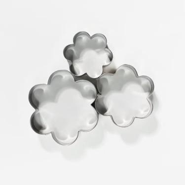 Imagem de Conjunto de cortadores de biscoito de Natal - 3 peças de cortadores de biscoito de Natal com coração, estrela, flor, círculo, cortador de metal de aço inoxidável para assar no inverno