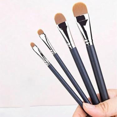 Imagem de 4 pçs/conjunto de pincéis de maquiagem corretivos circulares planos atualizados, 4 tamanhos diferentes, pincel de maquiagem ultrafino para base líquida e corretivo, pincel de maquiagem multifuncional