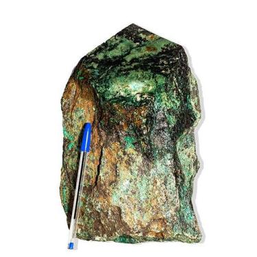 Imagem de 01 Malaquita Verde Pedra Pé e Bico Serrado 8Kg 25cm Tipo B - Cristaisd