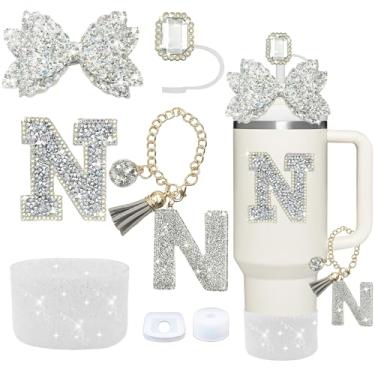 Imagem de Conjunto de acessórios para copos Stanley de prata, 7 peças, decorações de iniciais para Stanley Cup 850 g/1,134 g, inclui tampa de canudo de joia, tampa à prova de derramamento, pingente de alça