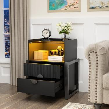 Imagem de Mesa de cabeceira canelada com tiras de luzes e estação de carregamento, mesa de canto com estação de carregamento, mesa de cabeceira moderna com 2 gavetas, mesa lateral de sofá de LED com