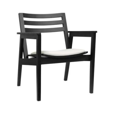 Imagem de Poltrona Cairo Madeira Maciça Encosto Ripado Assento Anatômico - Preto - Estofado Corano Bege