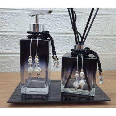 Imagem de Kit Lavabo Jogo Banheiro Luxo Difusor Porta Sabonete Líquido Bandeja Decorativa Conjunto Pia Dispenser Aromatizador Organizadores Decoração Banheiro - Luiggi Presentes® (Preto e Prata)