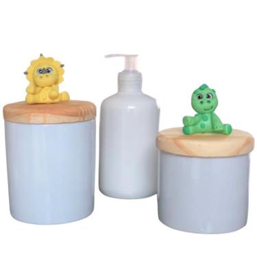Imagem de Kit higiene bebê 3 peças Dinossauro - Potes e porta álcool - Peças porcelana e tampas pinus